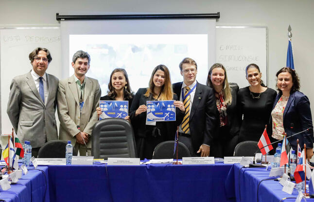 Ganhadoras com os jurados e a equipe da Iª SUEB